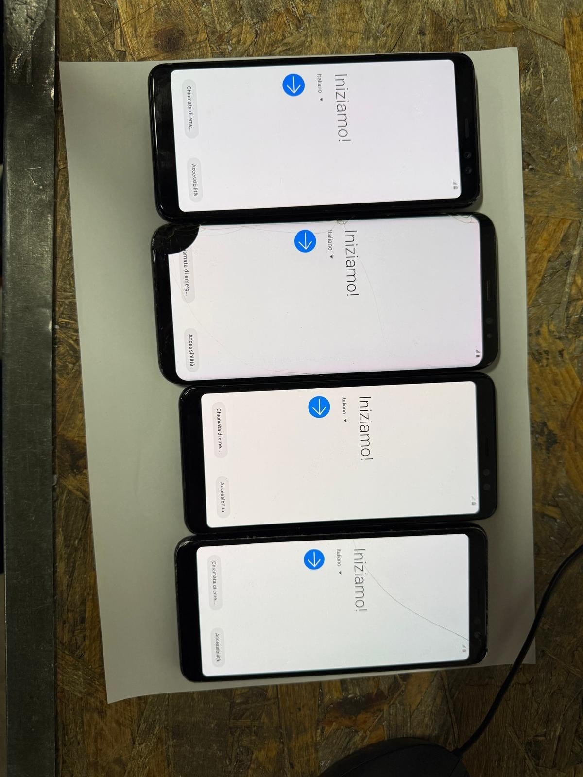 Lotto 5 Smartphone Samsung PER RICAMBI 1x Galaxy S8+ e 4x A8 Non Funzionanti